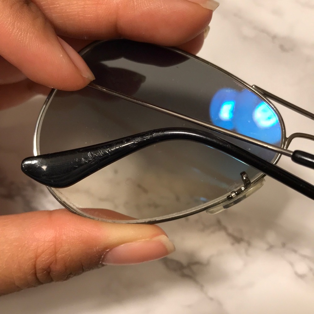 Authentic Ray-Ban Aviator Sunglasses 🕶 - Picture 6 of 8